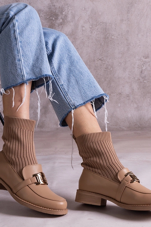 Tumebeežid poolsaapad kangast...