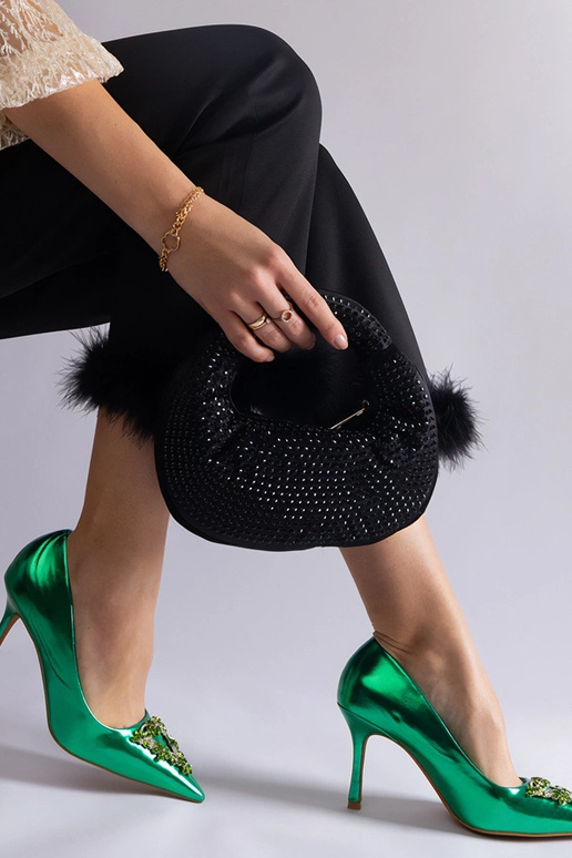Rohelised lakknahast stiletid, mis on...