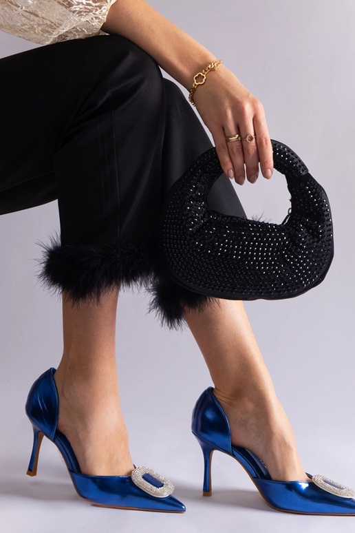 Sinised kõrged kontsad, mis on...