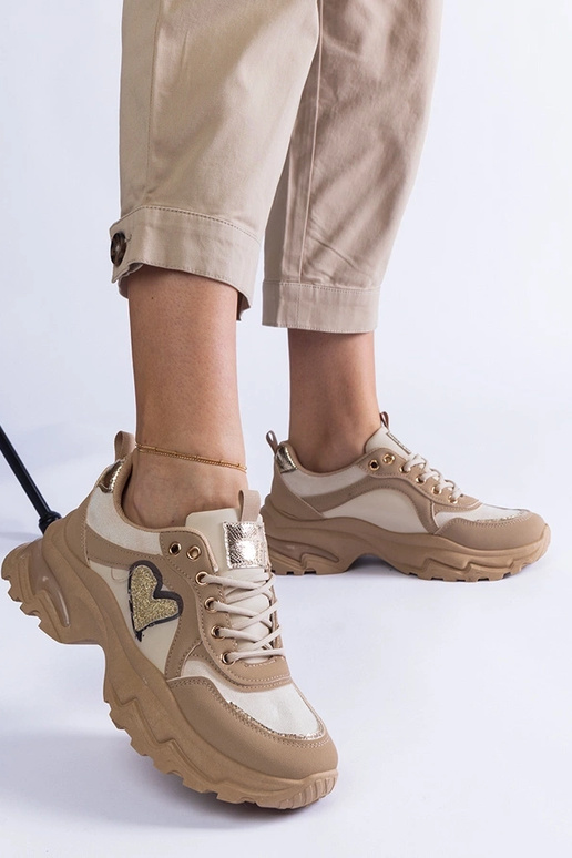 Martinez's Brown Heart Platform tossud Martinez's Brown Heart Platform tossud