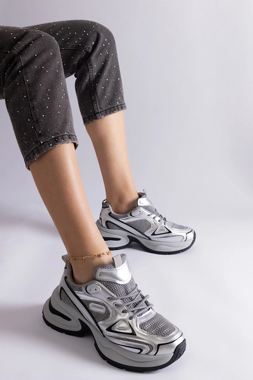 Hõbedased tossud massiivse Adomi tallaga Hõbedased tossud massiivse Adomi tallaga