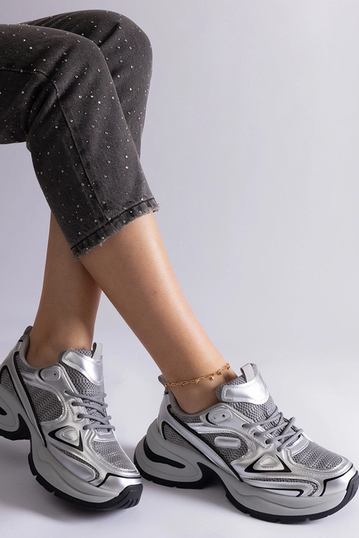 Hõbedased tossud massiivse Adomi tallaga Hõbedased tossud massiivse Adomi tallaga