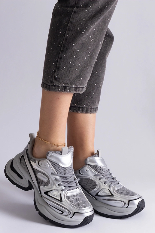 Hõbedased tossud massiivse Adomi tallaga Hõbedased tossud massiivse Adomi tallaga