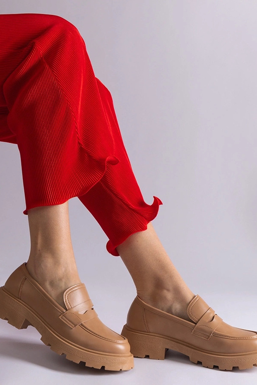 Tumebeežid naiste mokassiinid, mis on...