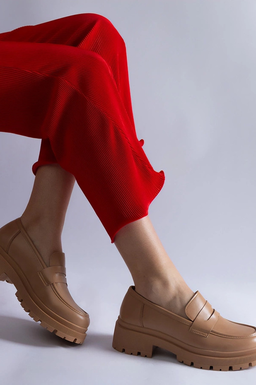 Tumebeežid mokassiinid ökonahast...