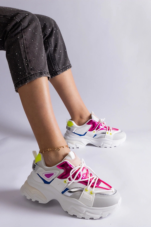 Valged ja roosad Sulamita sporditossud Valged ja roosad Sulamita sporditossud