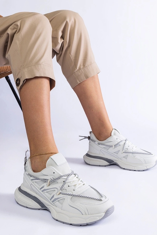 Valged naiste tossud massiivse... Valged naiste tossud massiivse...