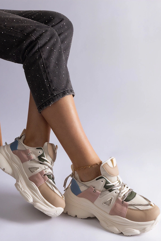 Ivett kirjud naiste sporditossud Ivett kirjud naiste sporditossud