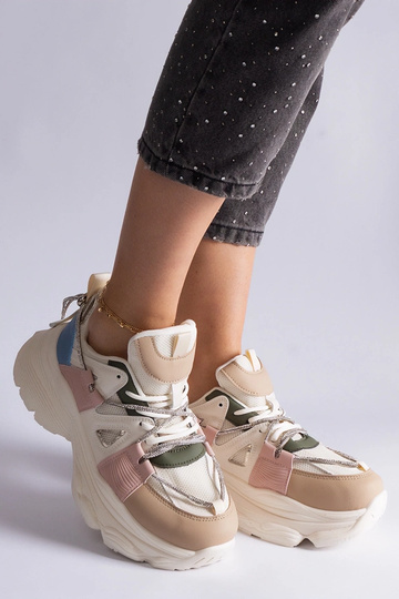 Ivett kirjud naiste... 2