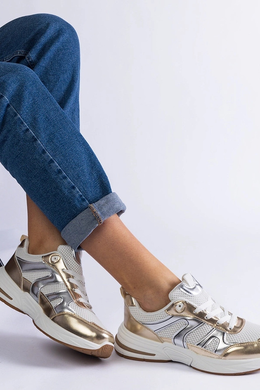 Kuldse sisetükkidega riidest... Kuldse sisetükkidega riidest...