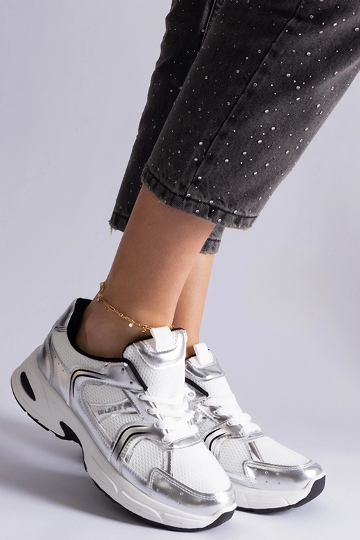 Valged ja hõbedased Ena sporditossud Valged ja hõbedased Ena sporditossud