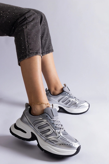 Gemre Naiste hõbedased...