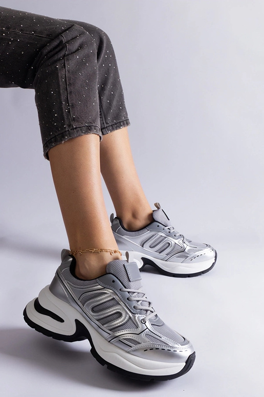 Gemre Naiste hõbedased paksu tallaga... Gemre Naiste hõbedased paksu tallaga...