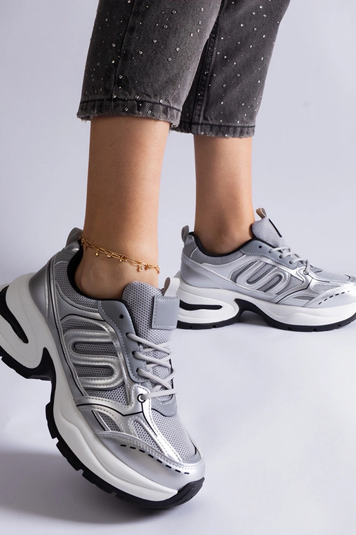 Gemre Naiste hõbedased paksu tallaga... Gemre Naiste hõbedased paksu tallaga...