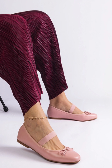 Roosad balletikorrused...