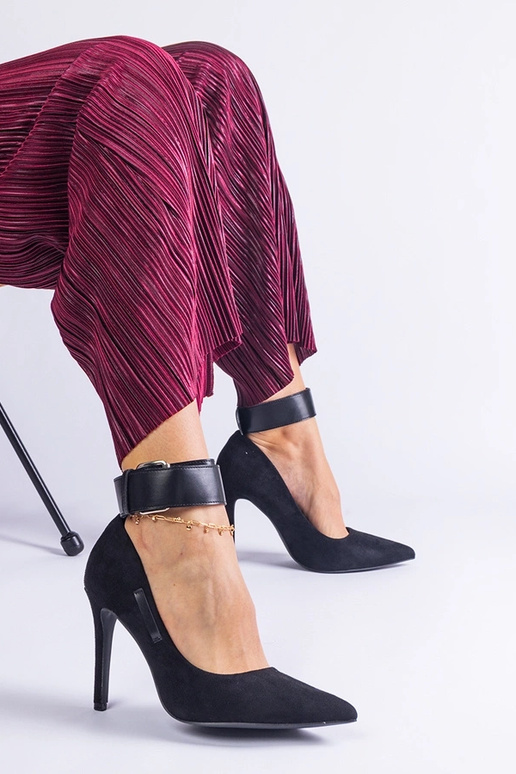 Mustad kõrge kontsaga pumbad...