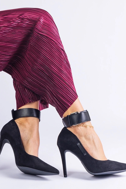 Mustad kõrge kontsaga pumbad...