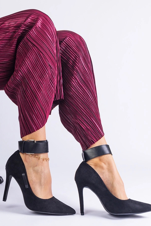 Mustad kõrge kontsaga pumbad...