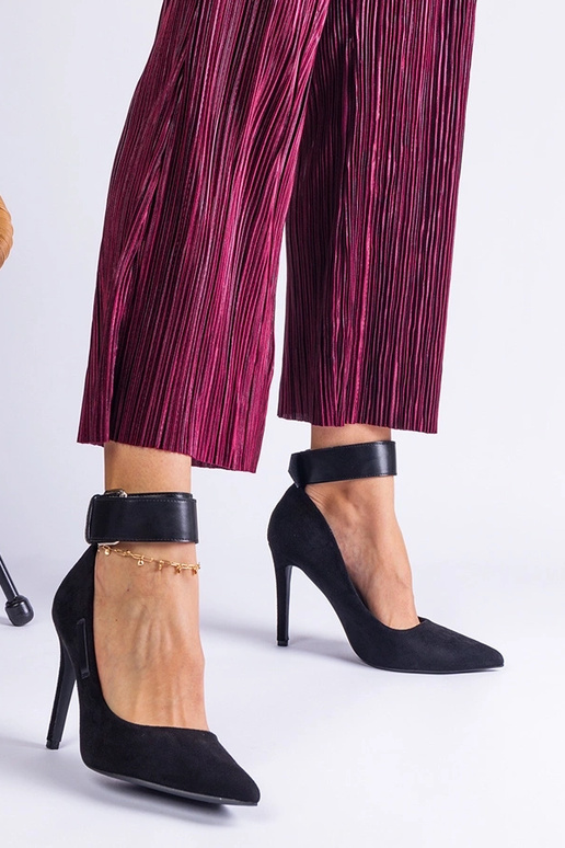 Mustad kõrge kontsaga pumbad...