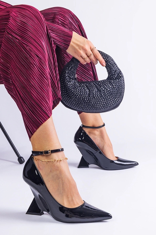 Czarnad lakknahkade Florianda