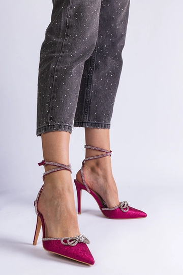 Roosad sädelevad kõrged...