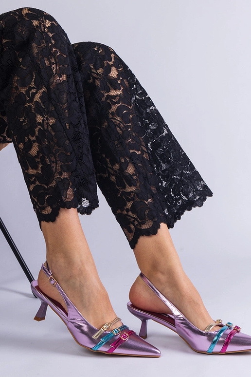 Lillad lahtise varbaga pardi kontsad...