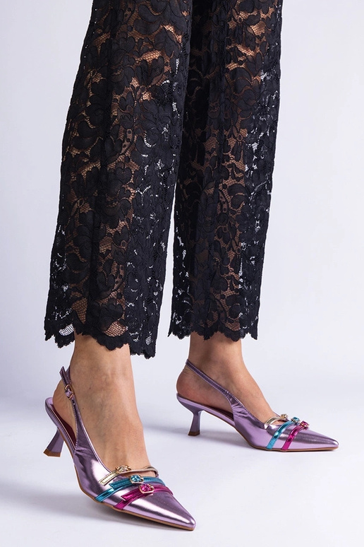 Lillad lahtise varbaga pardi kontsad...