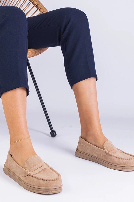 Kreemi värvi naiste kingad...