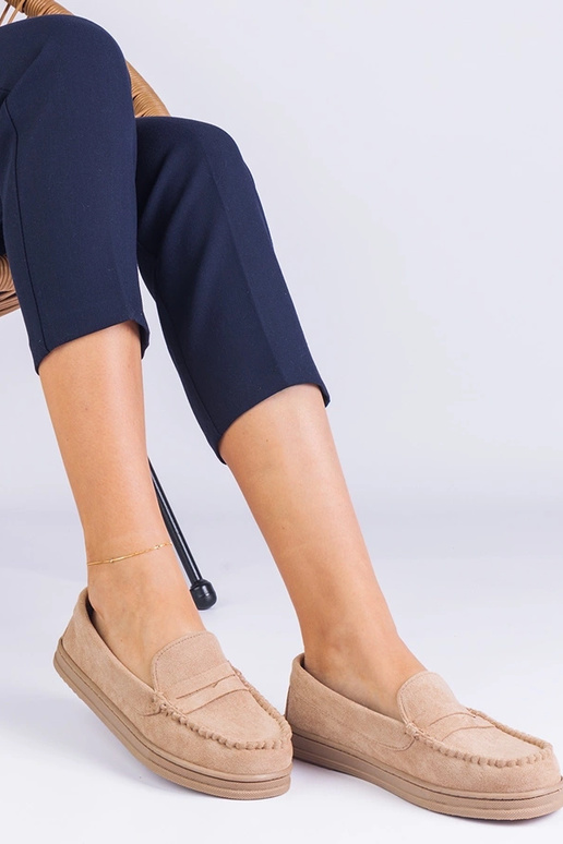 Kreemi värvi naiste kingad...