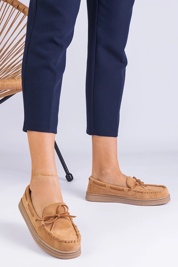 Pruunid naiste kunstnahast... 2