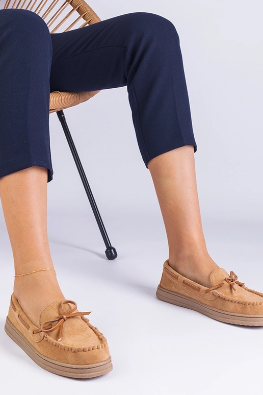 Pruunid naiste kunstnahast kingad...