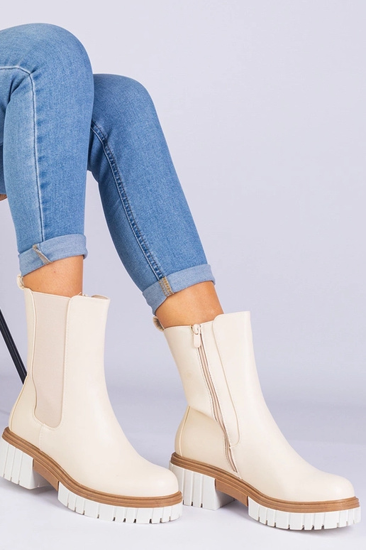 Tantala kunstnahast beežid poolsaapad