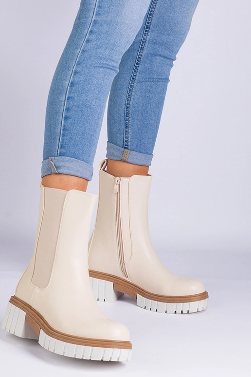 Tantala kunstnahast beežid poolsaapad