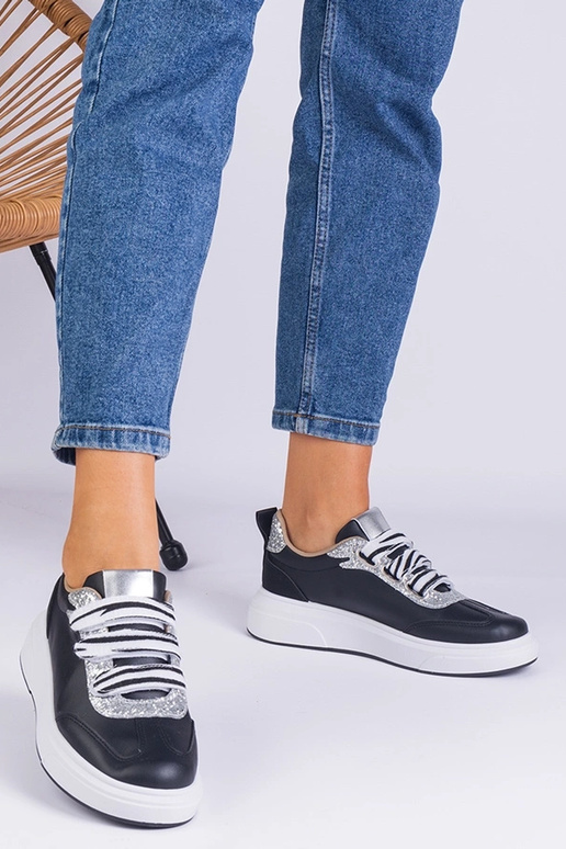 Särava Kasabellaga kaunistatud mustad...