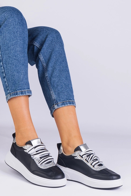 Särava Kasabellaga kaunistatud mustad...