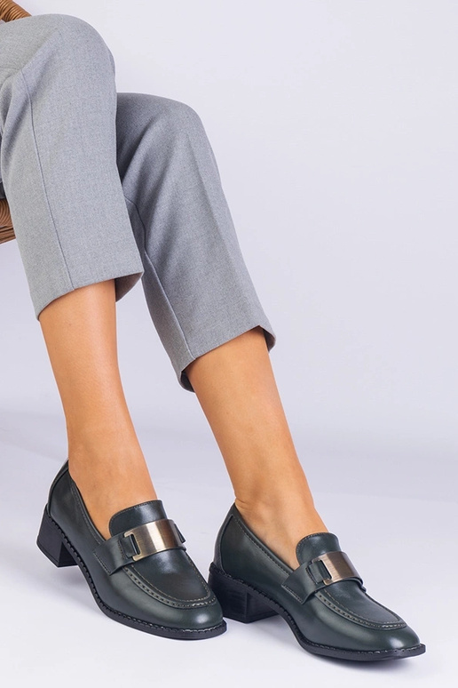 Rohelised naiste kõrge kontsaga...