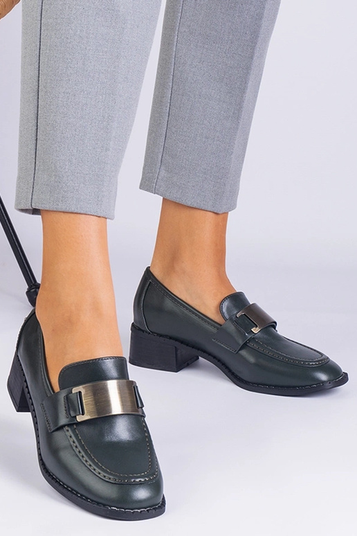 Rohelised naiste kõrge kontsaga...