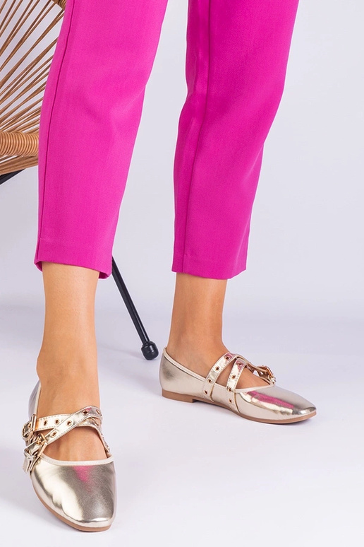 Emmarino pannaldega kaunistatud...