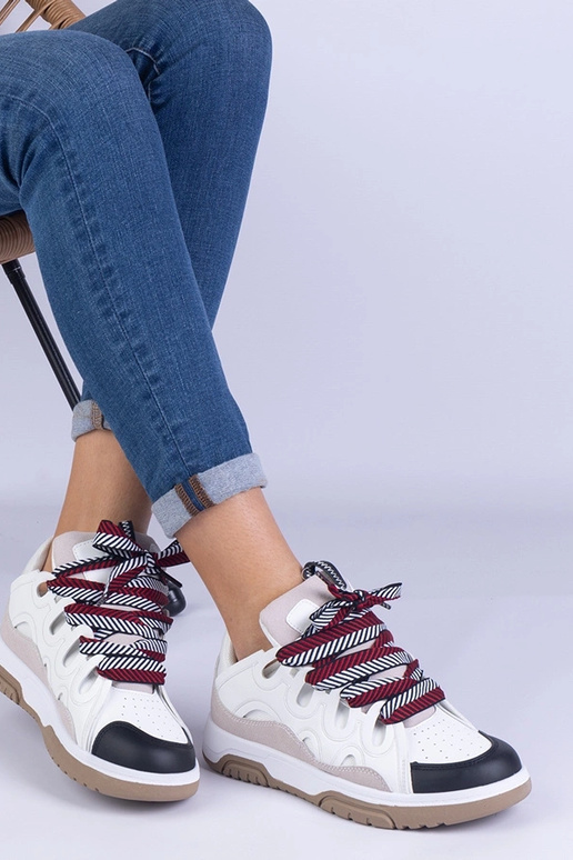 Valged naiste tossud dekoratiivse...