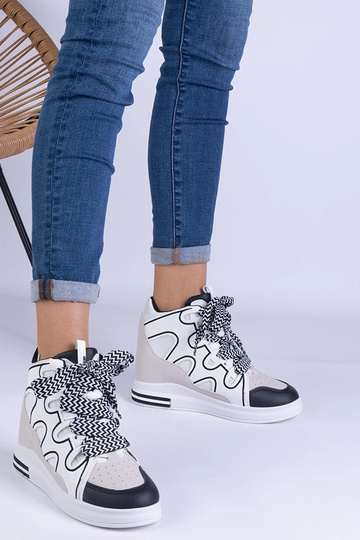 Valged naiste tossud... 2