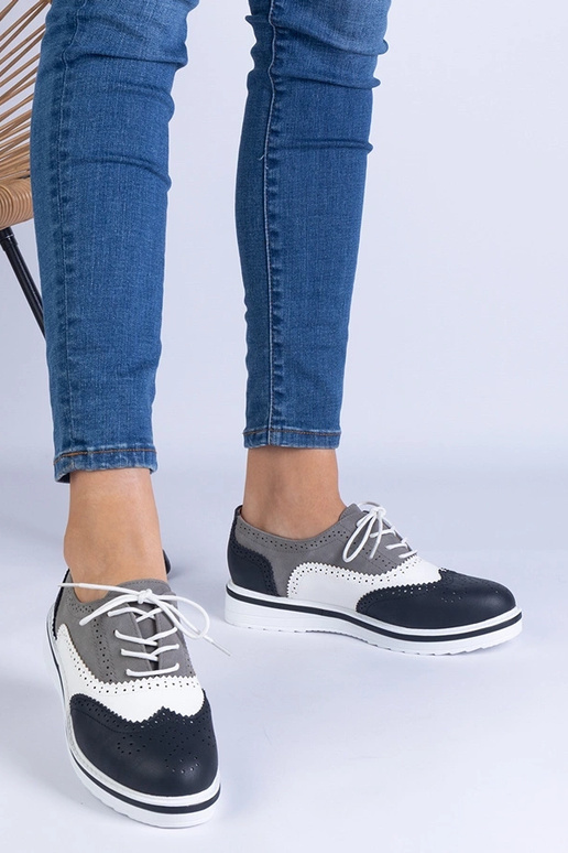 Mustad klassikalised Oxfordi kingad...