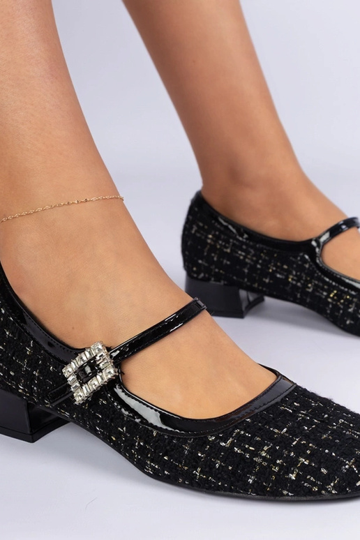 Mustad kontsakingad kangast...