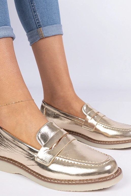 Kuldne klassikaline naiste mokasiin...