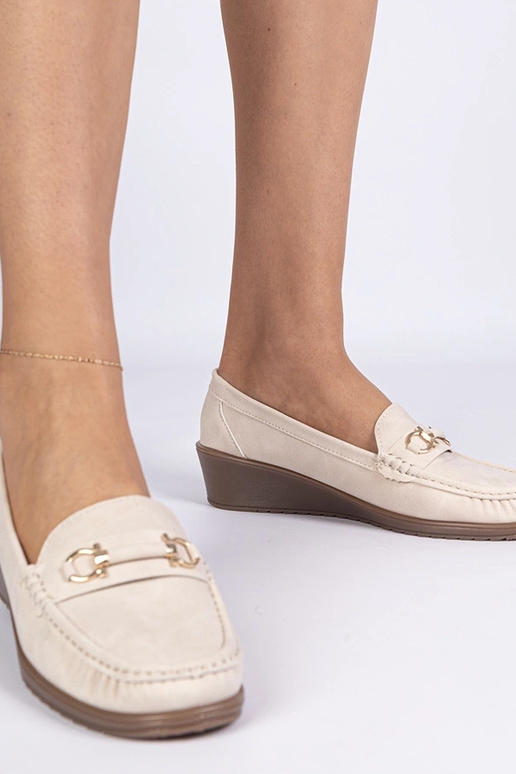 Kreemjas naiste mokasiin platvormil...