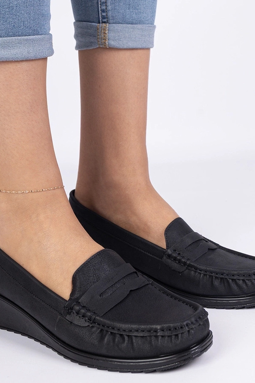 Mustad naiste mokassiinid platvormil...