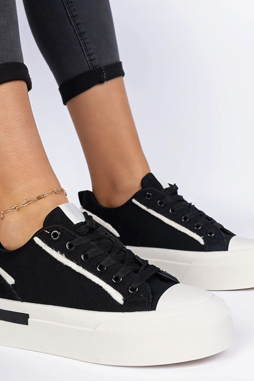 Mustad naiste platvormtrampki Verinos