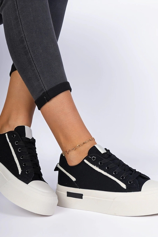 Mustad naiste platvormtrampki Verinos