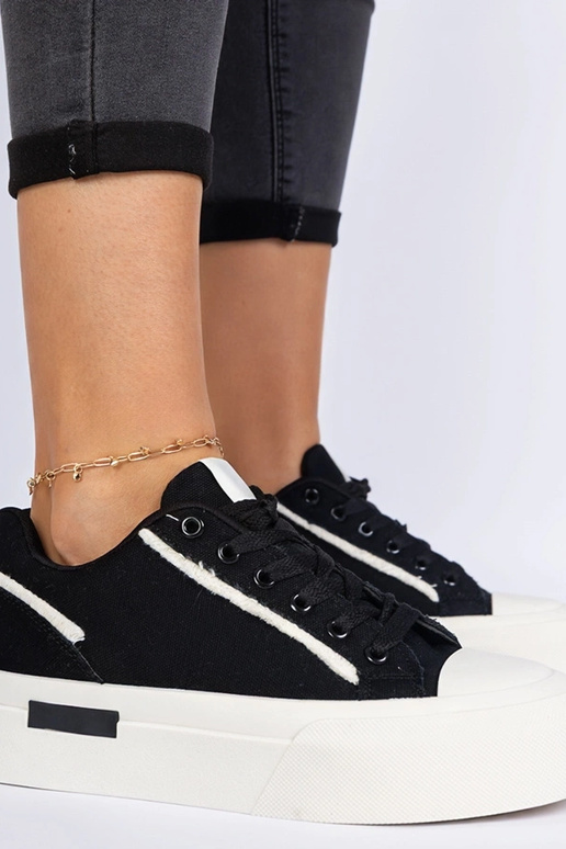 Mustad naiste platvormtrampki Verinos