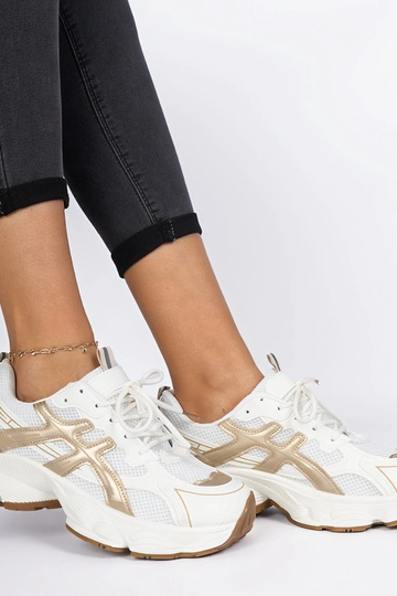 Beezid naiste snekerid...