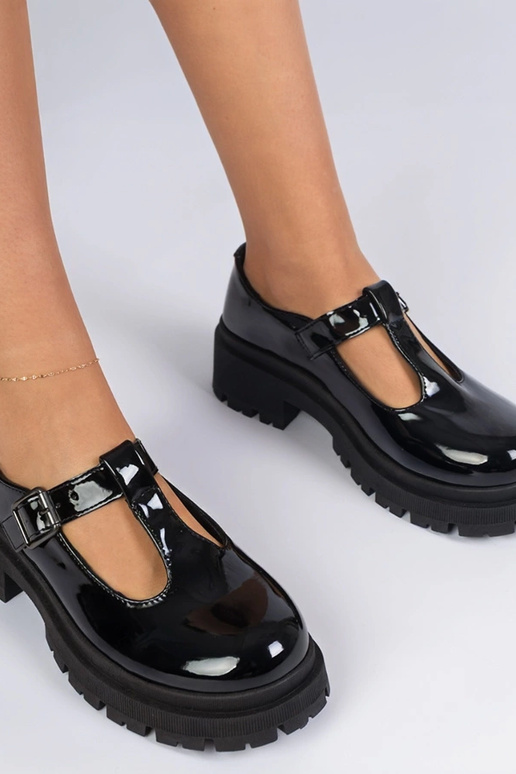 Mustad lakitud platvormkingad Kalaro